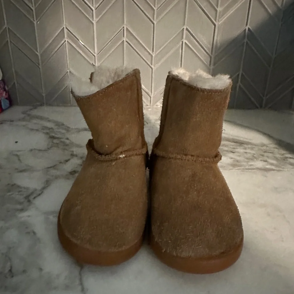 $18 ADD ON ugg boots toddler uggs 6c Zara Janie and Jack Baby Gap Old Navy‎